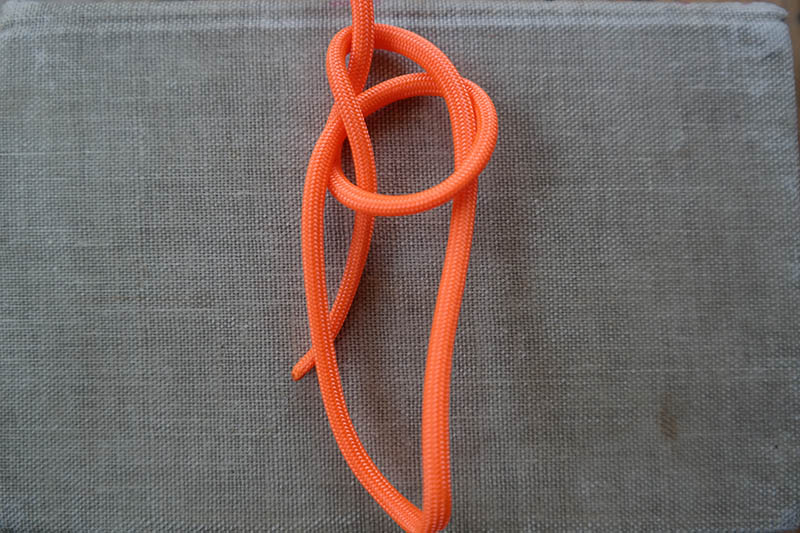 Illustration for article titled Knot Tying Process Images